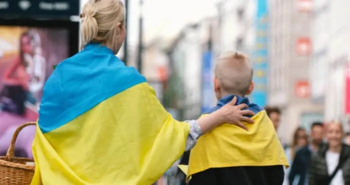 Українські біженці мають до 1 травня подати декларації про доходи у Державну податкову службу України, зокрема отримані за кордоном