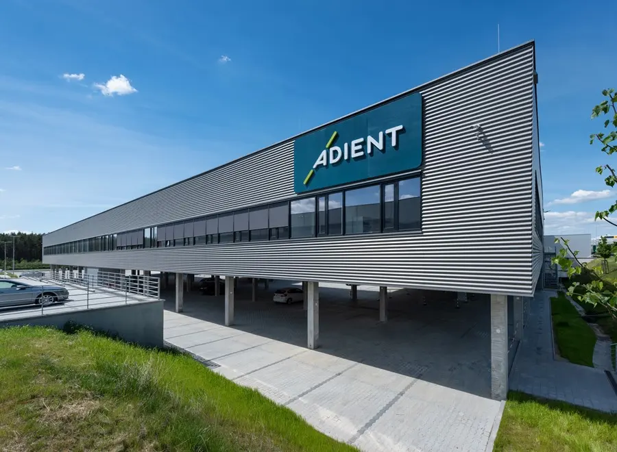 Работник на завод Adient (производство автокресел для автомобилей BMW) — фото 4