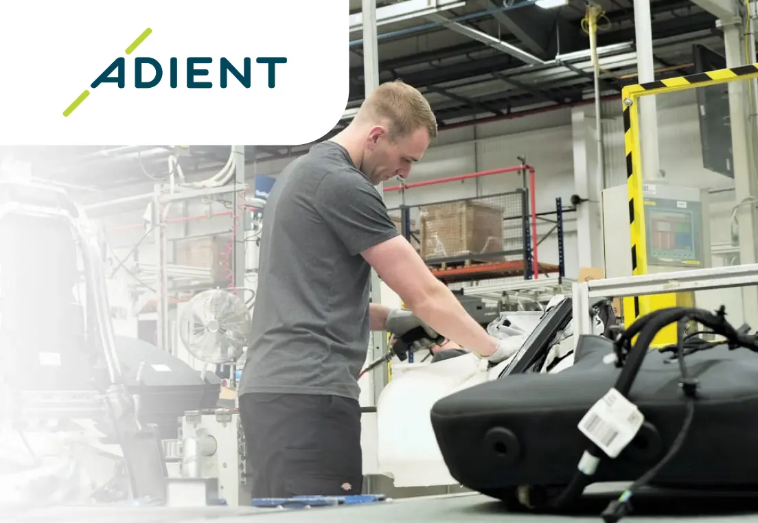 Работник на завод Adient (производство автокресел для автомобилей BMW)