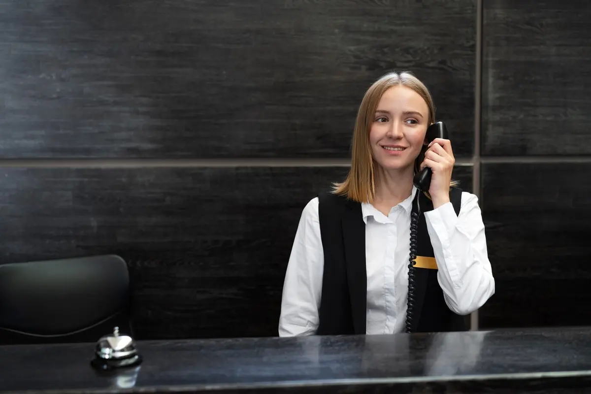 Работа барменом, администратором ресепшн, поваром, официантом в отеле в Греции — фото 2