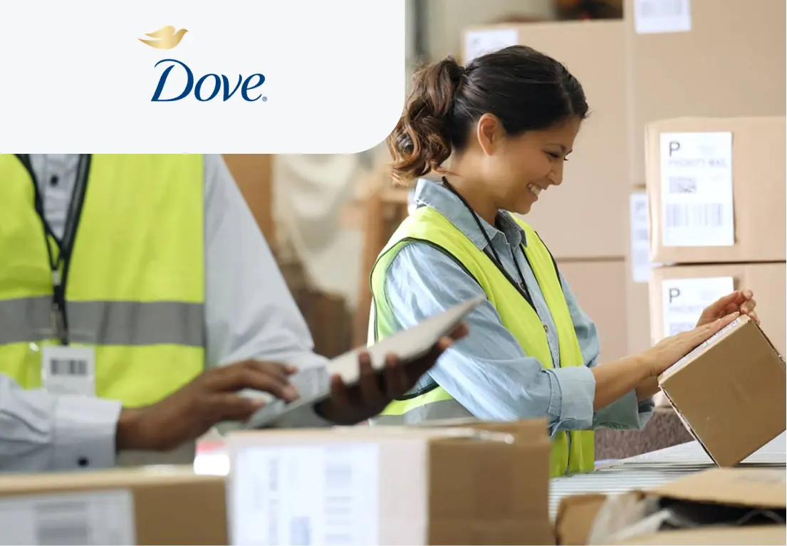 Работник склада косметики DOVE