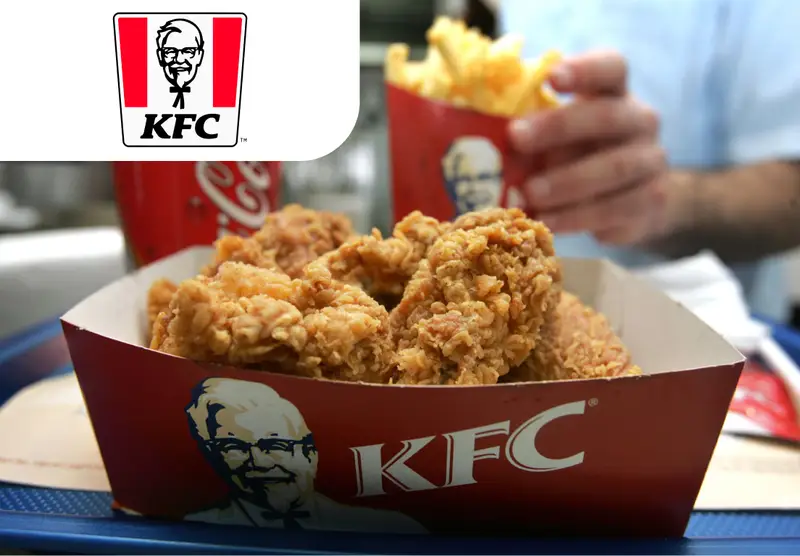 Работник кухни KFC