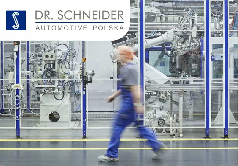 Работник на производстве Schneider