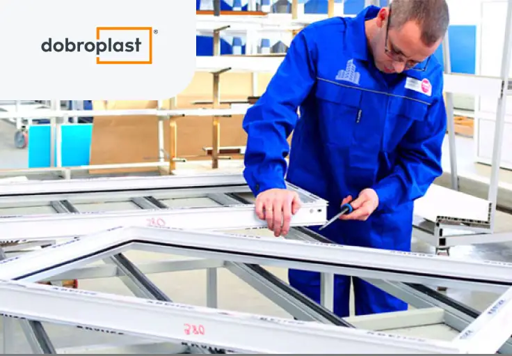Работник на предприятие по изготовлению окон DOBROPLAST