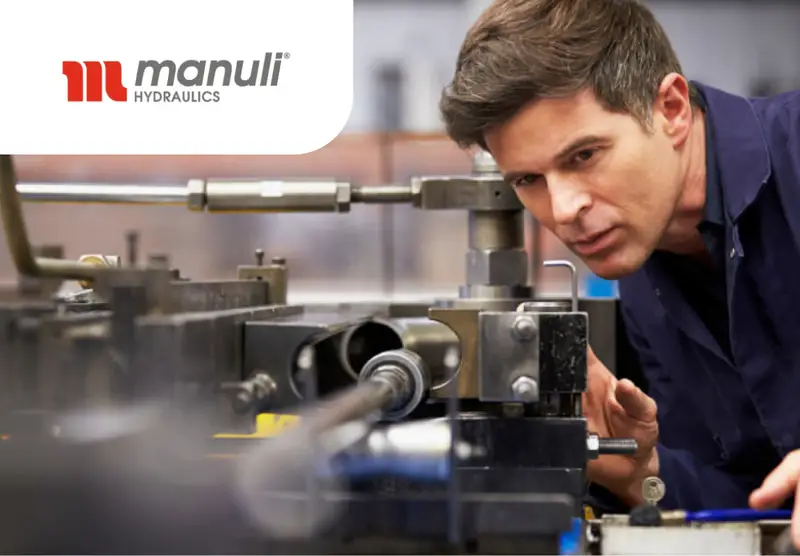 Работник производства гидравлических компонентов Manuli