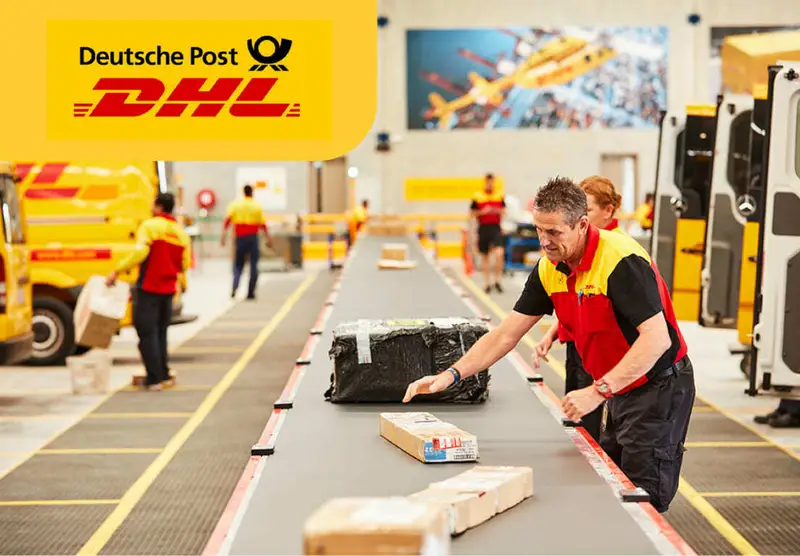 Работник склада Deutsche Post DHL Group