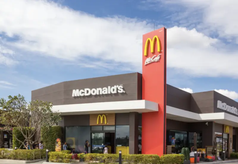 Працівник в McDonald's у Німеччині