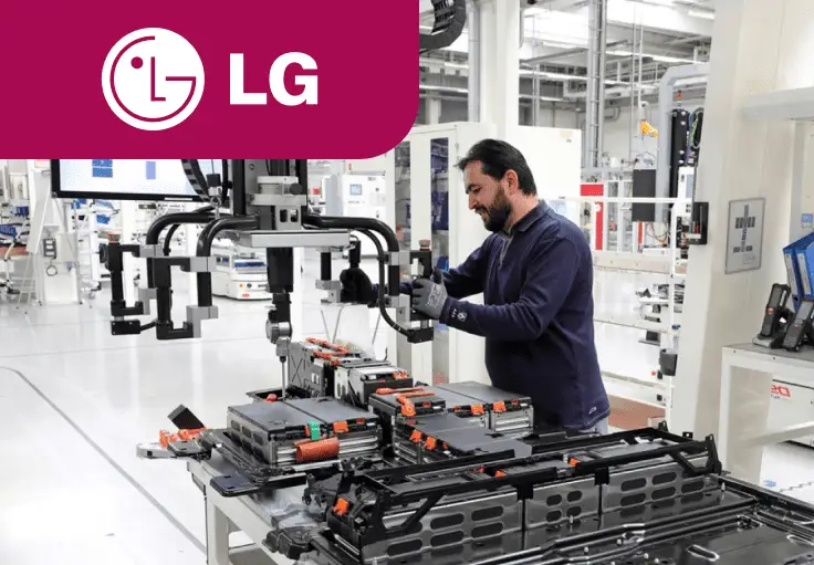 Рабочий на завод LG Energy (новый уникальный проект от LG Chem)