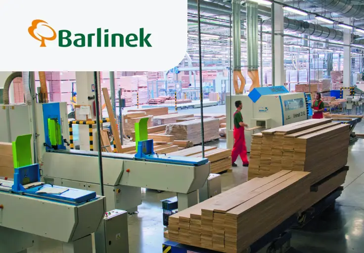 Работник деревообрабатывающего завода Barlinek