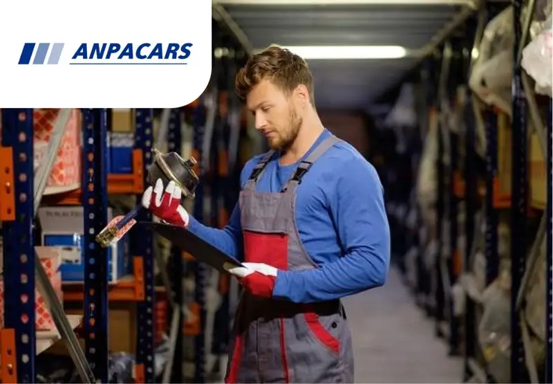 Работник склада автозапчастей Anpacars