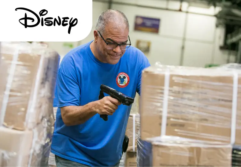 Сотрудник на склад одежды Disney