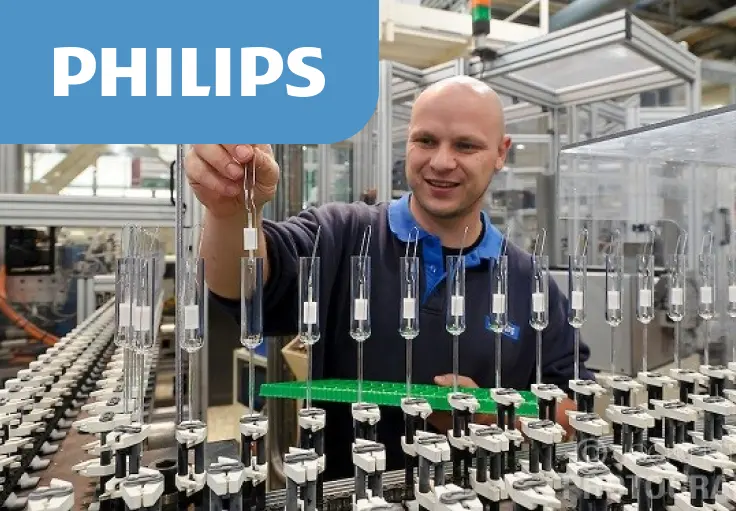 Упаковщик на завод лампочек Philips